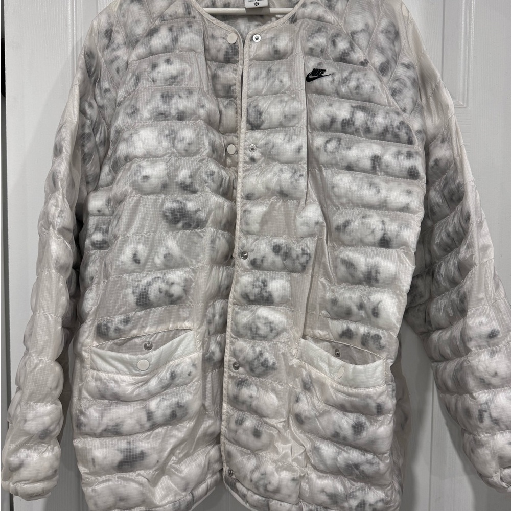 Nike Women's Patterned Puffer Jacket